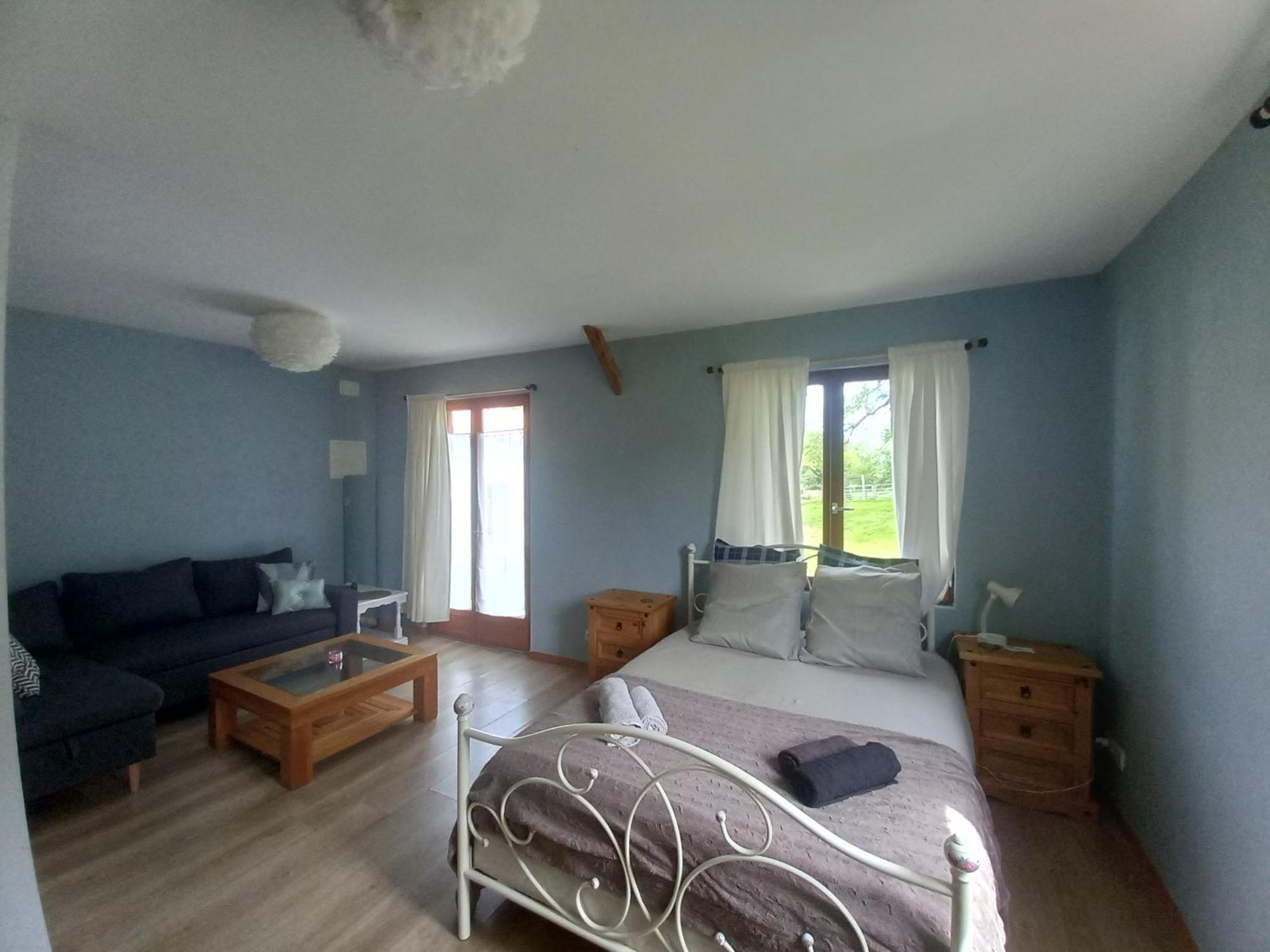 La Tuilerie Hotel Pindray Luaran gambar